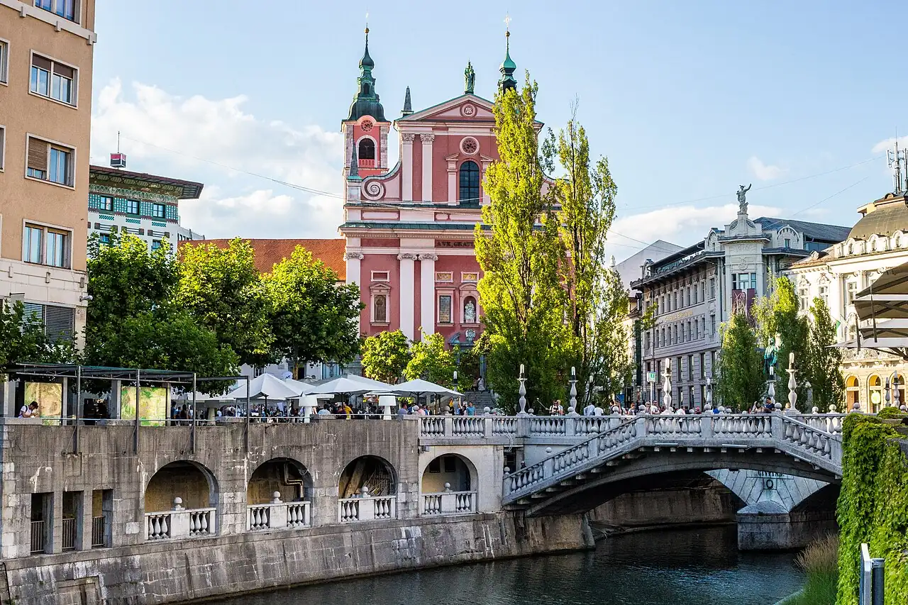 Ponts et façades au bord de la Ljubljanica