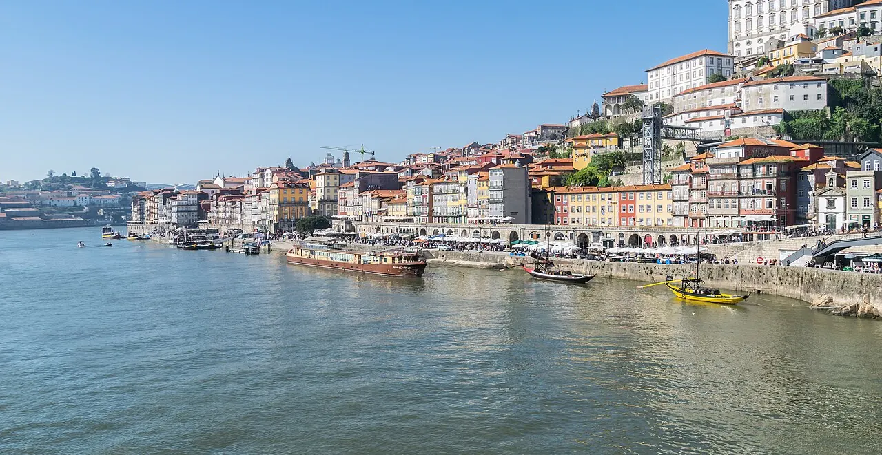 Ribeira et rive du Douro vues depuis le pont Dom-Luís