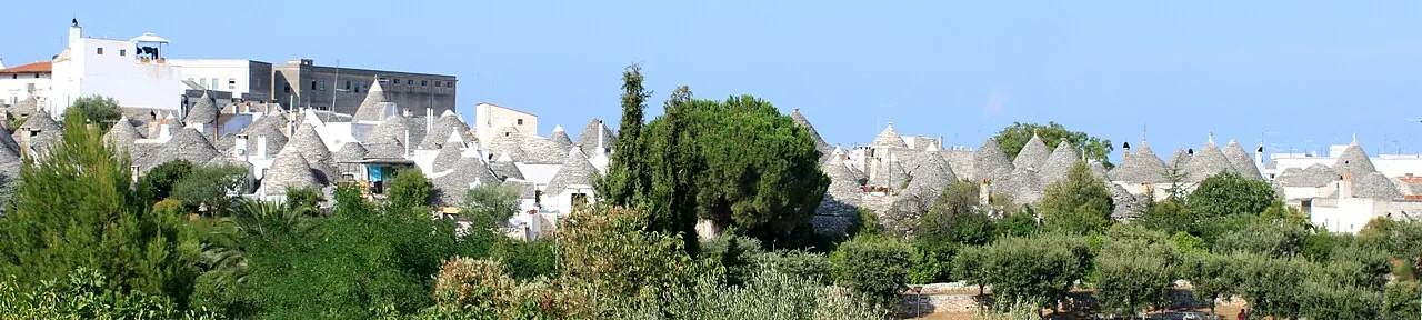 Vue des trulli d’Alberobello dans les Pouilles